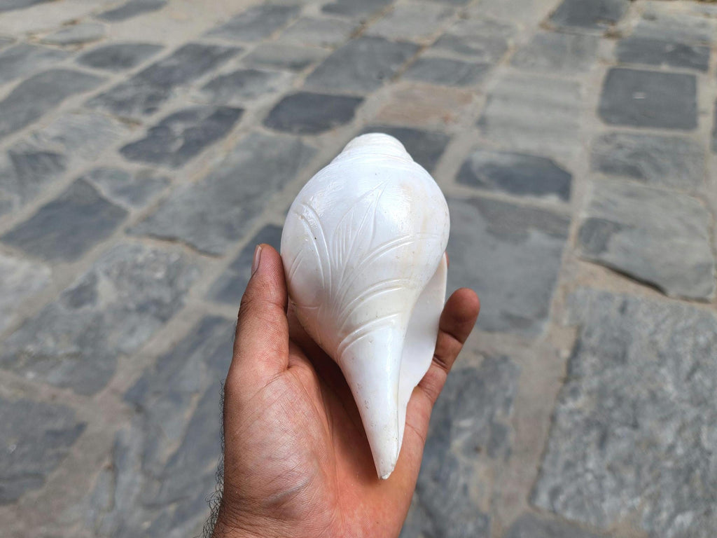 White Sankha, Hand Carved Flower Design Conch Shell For Purity And Divine Energy