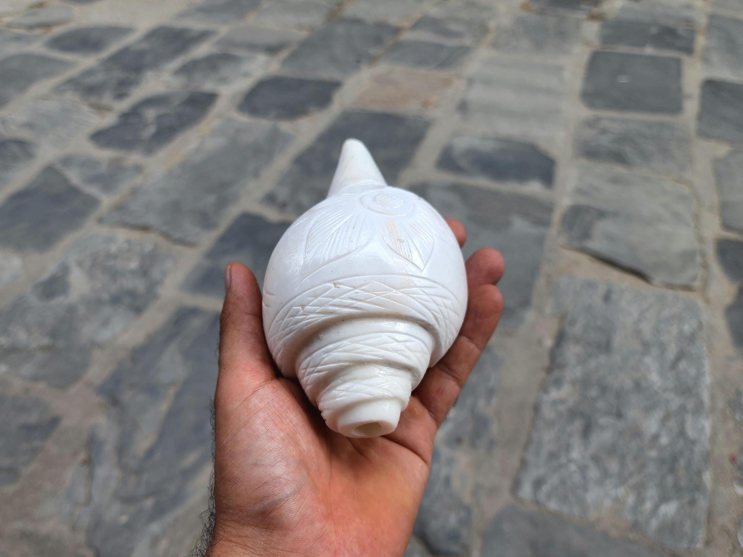 White Sankha, Hand Carved Flower Design Conch Shell For Purity And Divine Energy