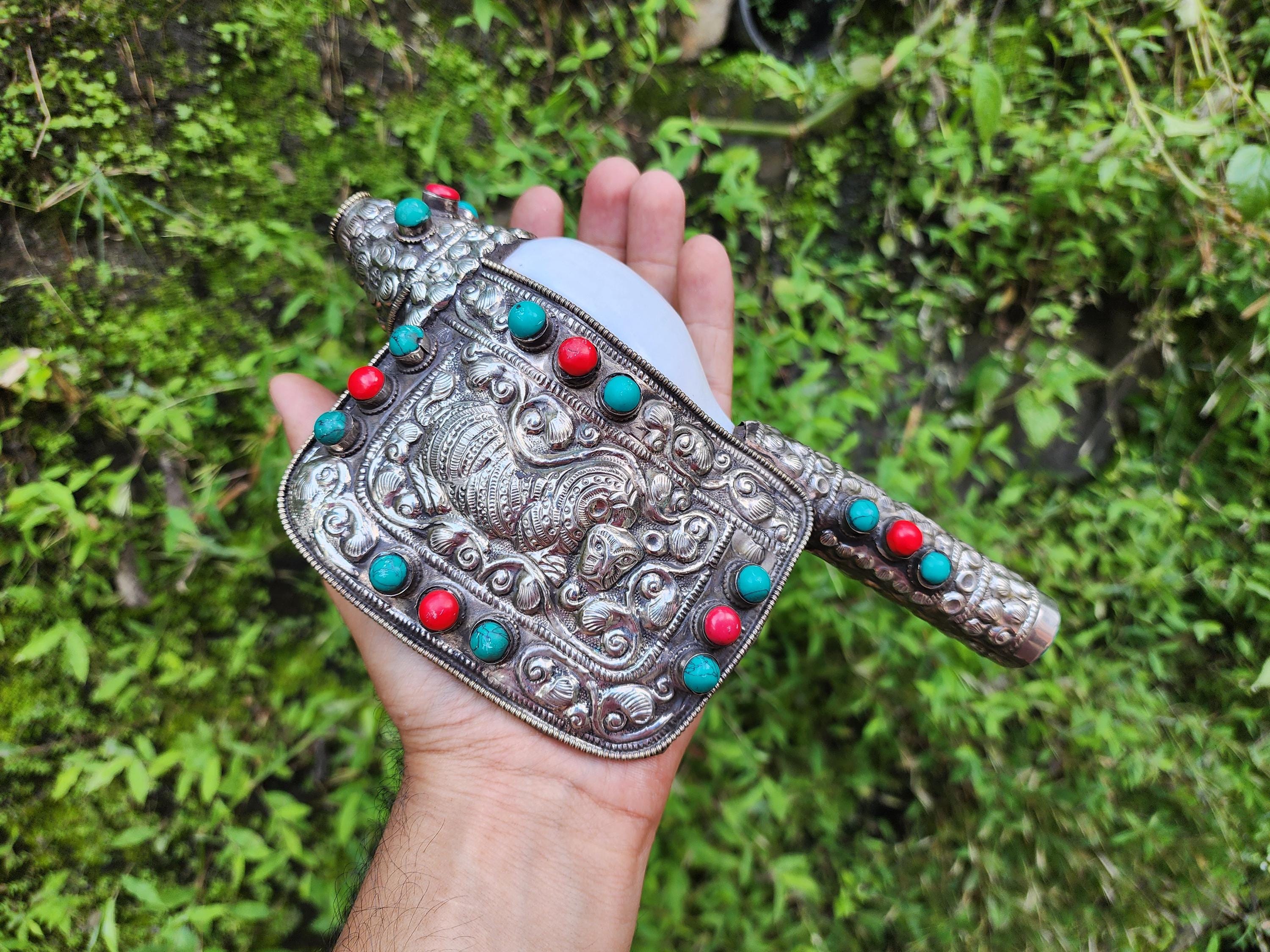 Tibetan Vajra Conch Shell – Sacred Blowing Sankha With Intricate Handcrafted Artistry