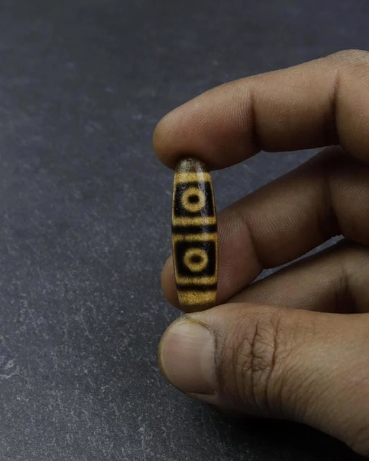 Antique Tibetan 4 Eye Dzi Bead